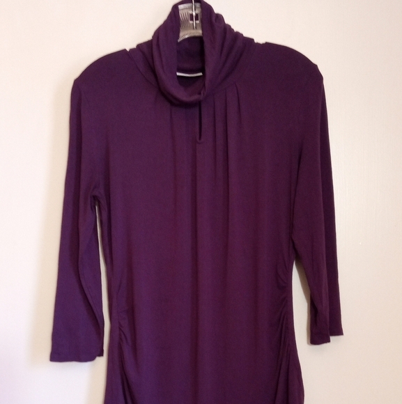 NY&CO eggplant cowl neck pleated stretch top with keyhole and ruched sides - Picture 1 of 7
